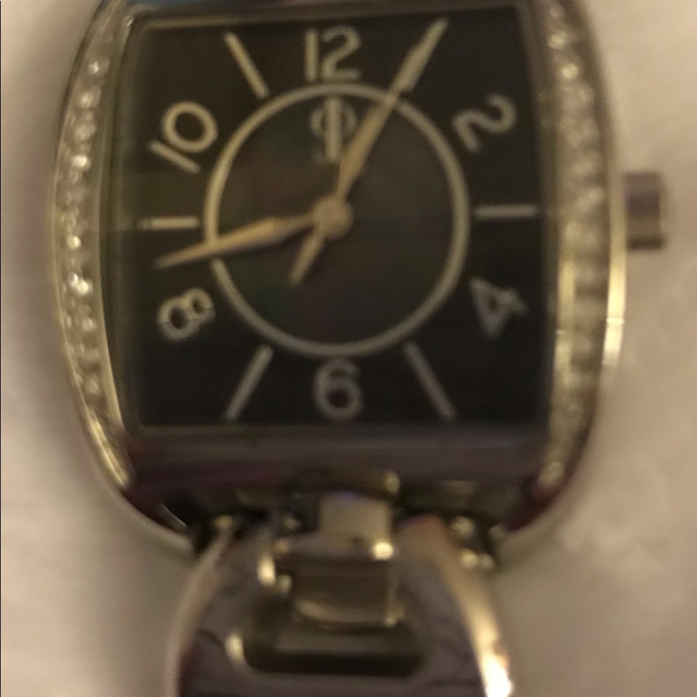 Wach women’s